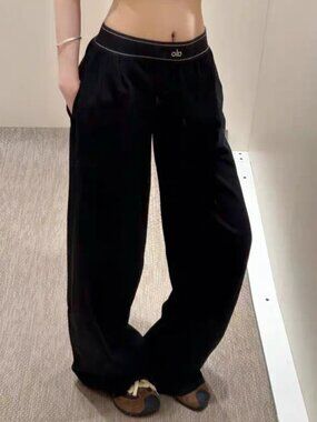 Alo Yoga Women's Pants Black NWT (Regular Sz XXS)🔥💓